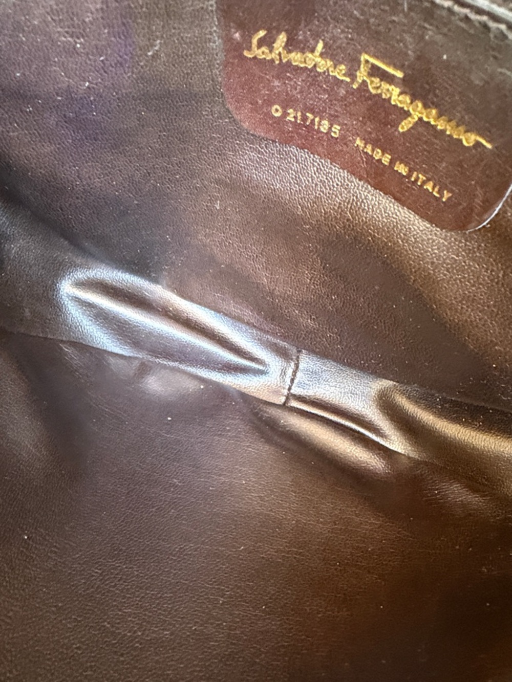 Salvadore Ferragamo vintage brown Leather Saddle Crossbody Bag with Gold Accent - Picture 8 of 10